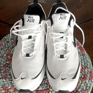 Nike air max size 11.5 new without box